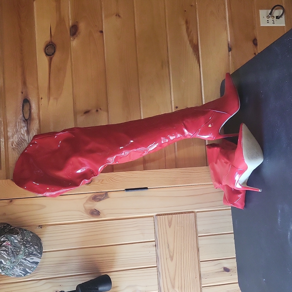 Plt Knee High Vinyl Red Boots